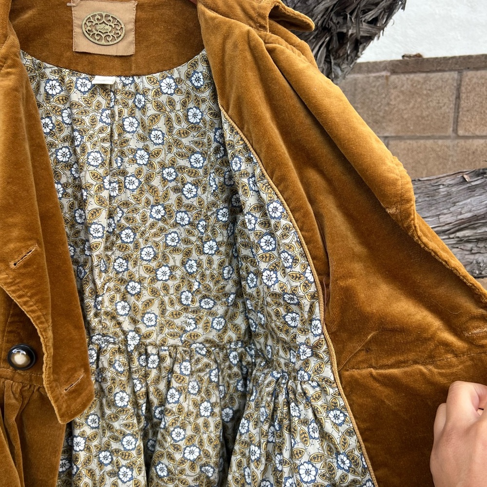 Vintage Anthropologie | idra tan Velvet Blazer with Floral Lining - Picture 6 of 12